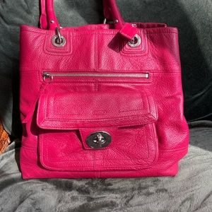 Coach Hampton turn lock satchel F15694